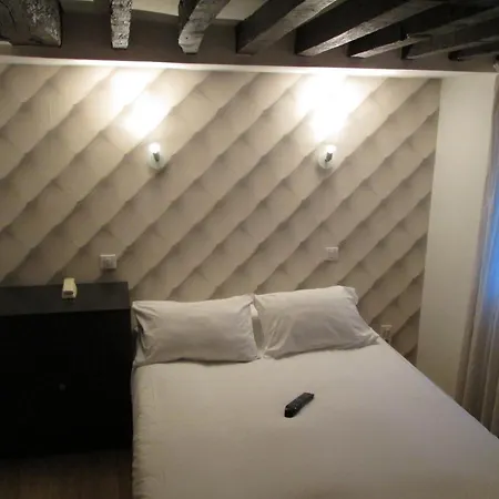 Hauteville Opera Hotel